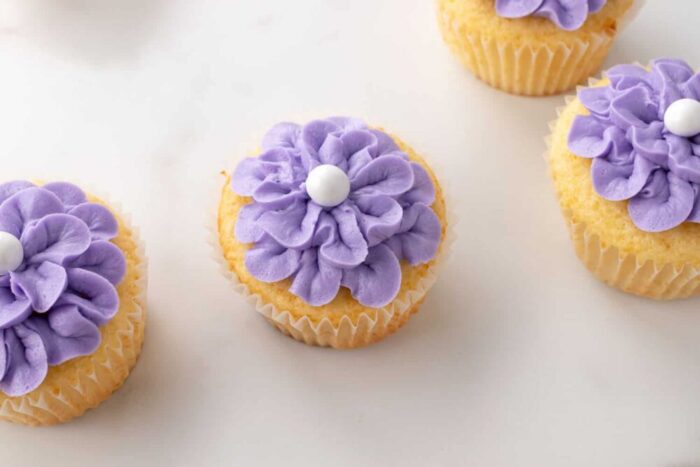 pretty flower cupcake